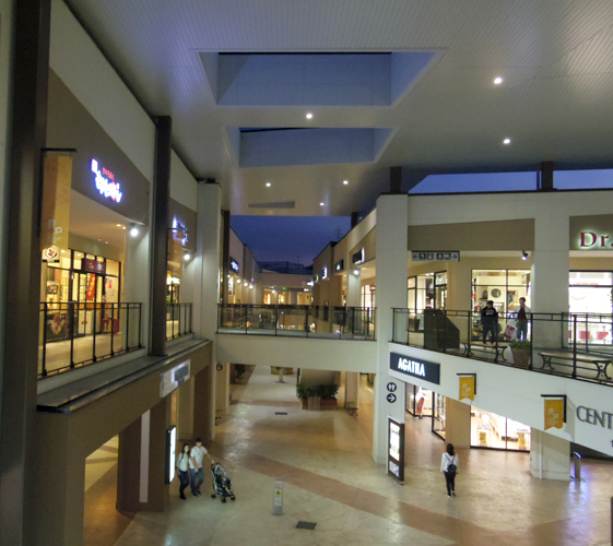 關西京都近郊最大級「三井 OUTLET PARK 滋賀龍王」室內照